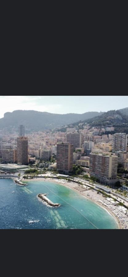 Une terrasse sur Monaco Beausoleil Esterno foto